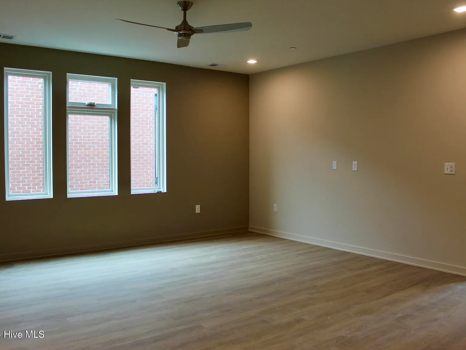 2 bed, 2.0 bath, 900 sqft, $1,685 — Photo 4
