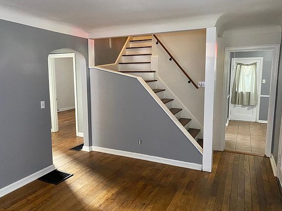2nd image of 6271 Graceland Ave