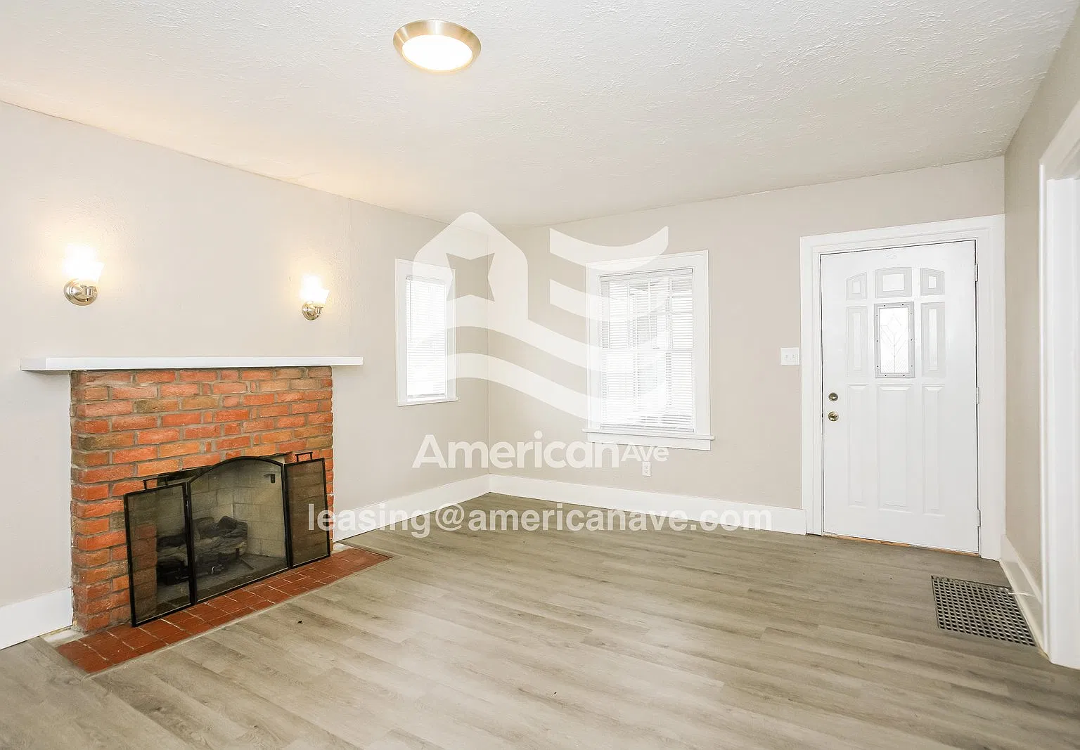 3 bed, 1.0 bath, 1226 sqft, $1,385 — Photo 3