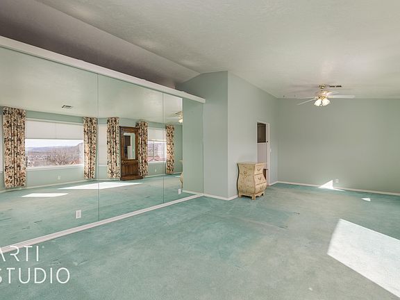 5th image of 555 N Scenic Dr W