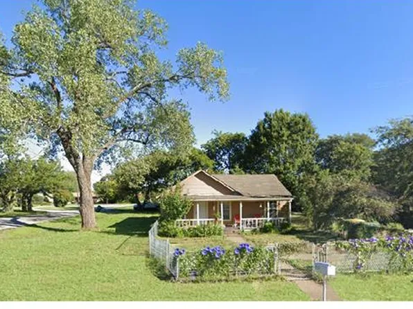 233 Texas St, Cedar Hill, TX 75104