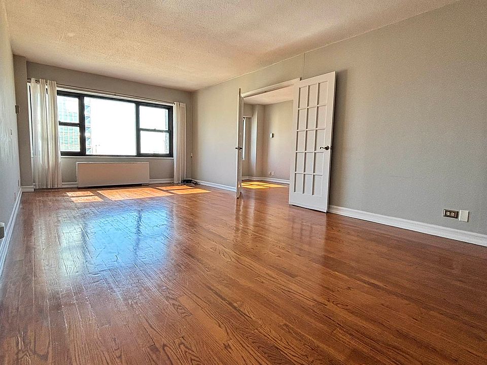 1st image of 20 W 64th St APT 32L