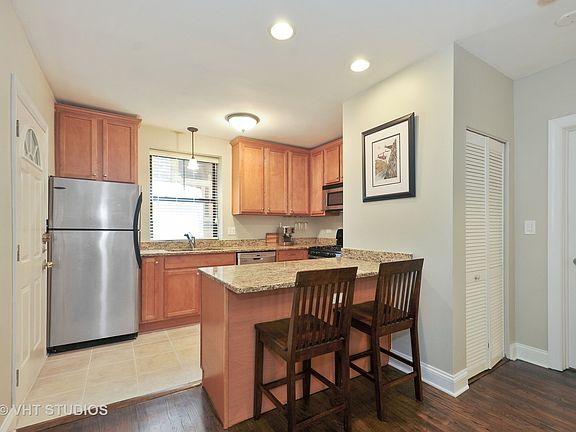 4th image of 1303 W Elmdale Ave APT 1
