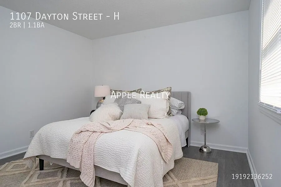 1107 Dayton Street - H - Available now! — Photo 4
