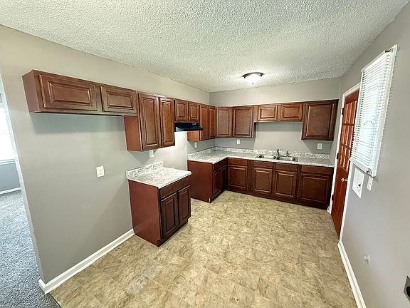 5th image of 2341 Perry Rd