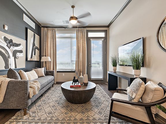 5th image of 25090 Woodward Ave #548