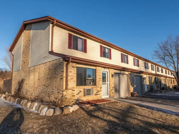 1143 Vogt DRIVE #13, West Bend, WI 53095