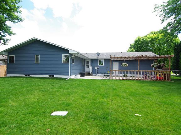 2nd image of 702 E 48th St