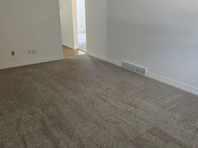 1714 Larch St — Photo 5