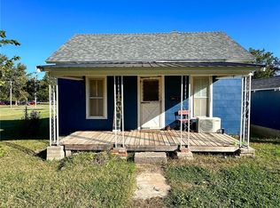 1105 E Oak St, Columbus, KS 66725