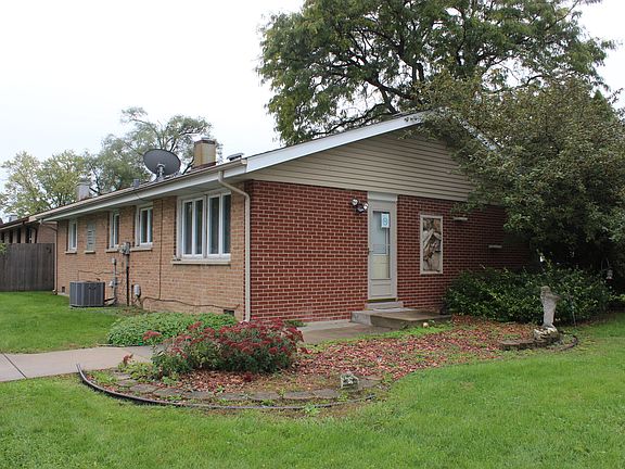 3rd image of 13101 E Playfield Dr