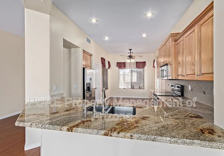 737 S Sycamore Pl — Photo 14