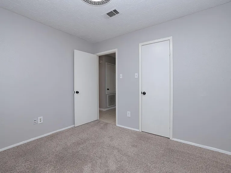 4623 Whispering Rock Ln — Photo 27