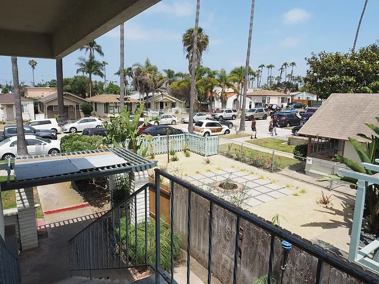 4865 Saratoga Ave — Photo 33