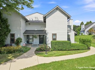 742 Glen Way #742, Gurnee, IL 60031