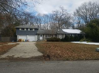 53 Deer Path Rd, Central Islip, NY 11722