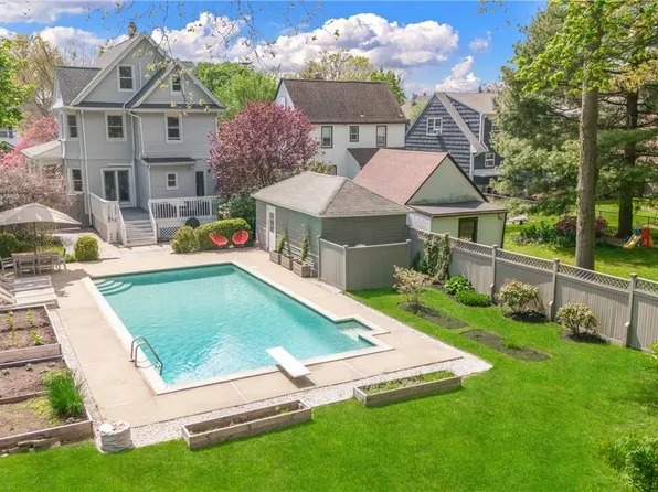 411 Beach Avenue, Mamaroneck, NY 10543