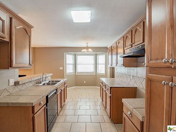 2nd image of 103 Kenilworth Gln
