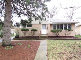 17 Rosemont Ave, Roselle, IL 60172