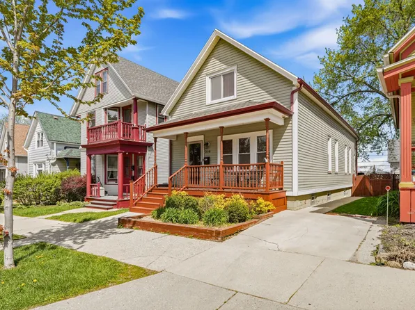 216 E Smith St, Milwaukee, WI 53207