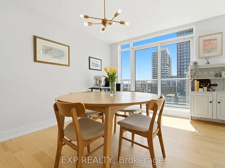 230 King St E #Penthouse 20 — Photo 15