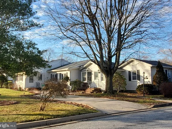 93 E Canal St, Alloway, NJ 08001