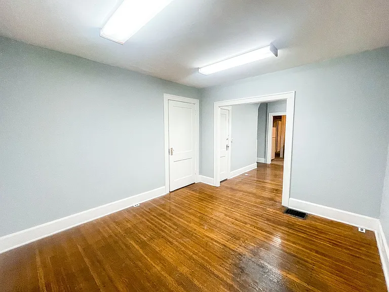 710-712 N Bosart Ave — Photo 5