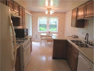 4th image of 696 Hapsfield Ln #4A1
