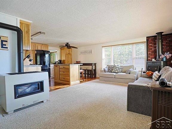 4th image of 214 Dunlop Dr