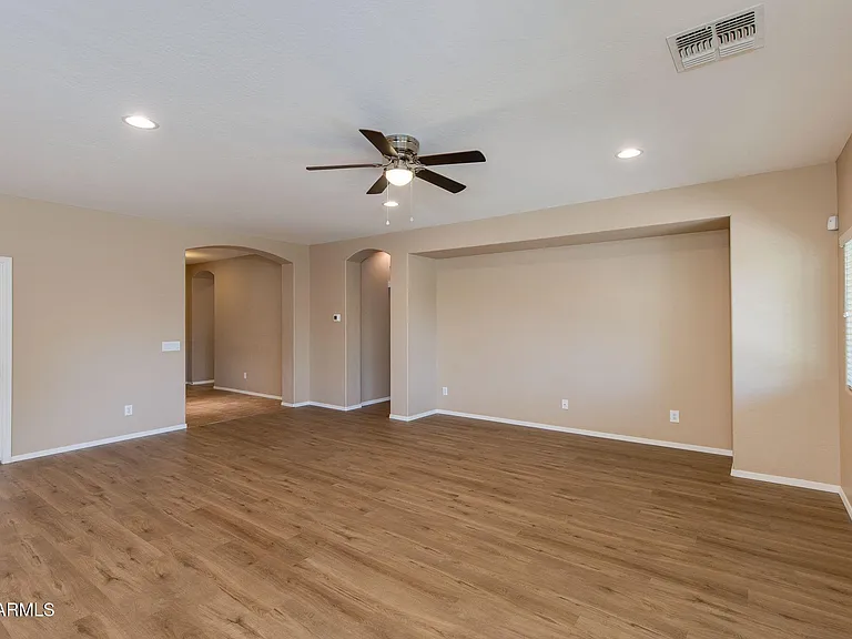 613 W Stanley Ave — Photo 8