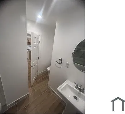 14248 Gilmore St #1 — Photo 6