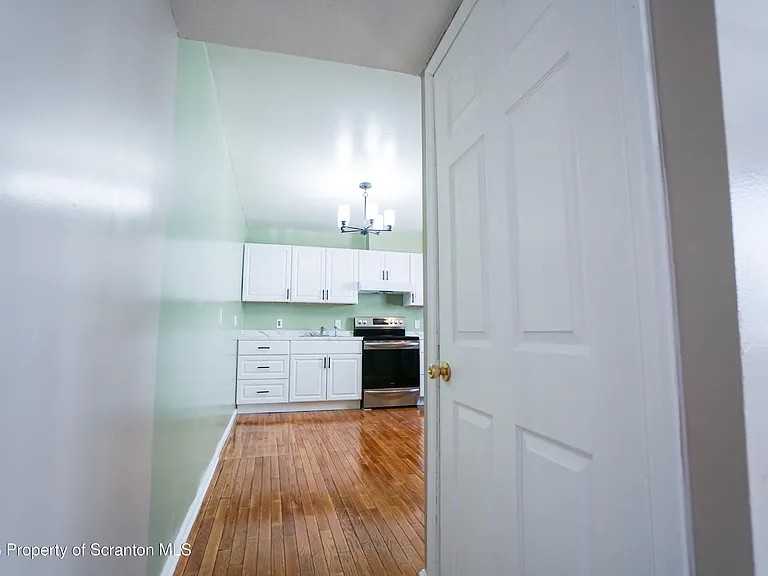 1519 Meylert Ave — Photo 5