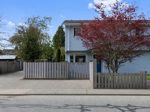 345 Menzies Ave #B, Courtenay, BC V9N 3C2