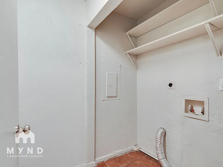 3237 Chalmette Ct — Photo 14