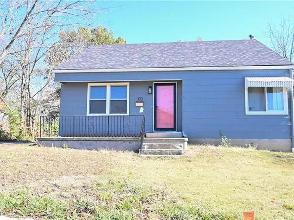 310 S State St, Knob Noster, MO 65336