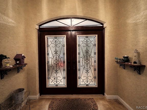 3rd image of 1995 E Newhaven St