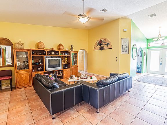4th image of 1019 SW California Boulevard