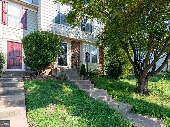 3rd image of 16944 Monmouth Ct