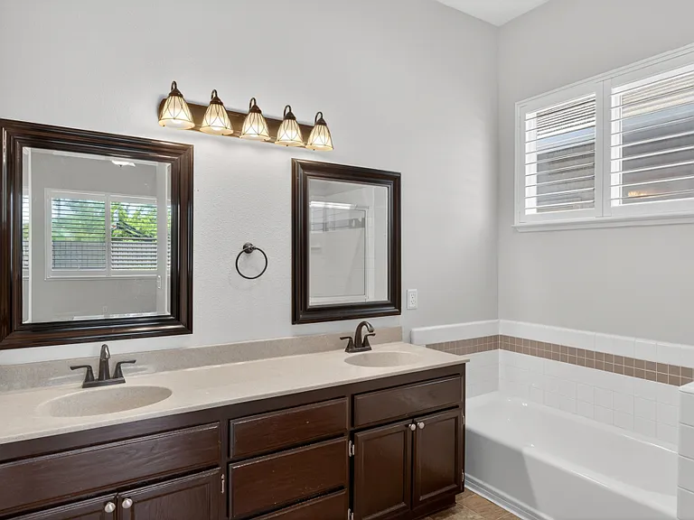 8505 Ardennes Way — Photo 10
