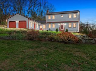 32 Rogler Farm Rd, Smithfield, RI 02917