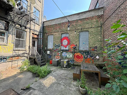 Rented by Pear NYC LLC | media 1