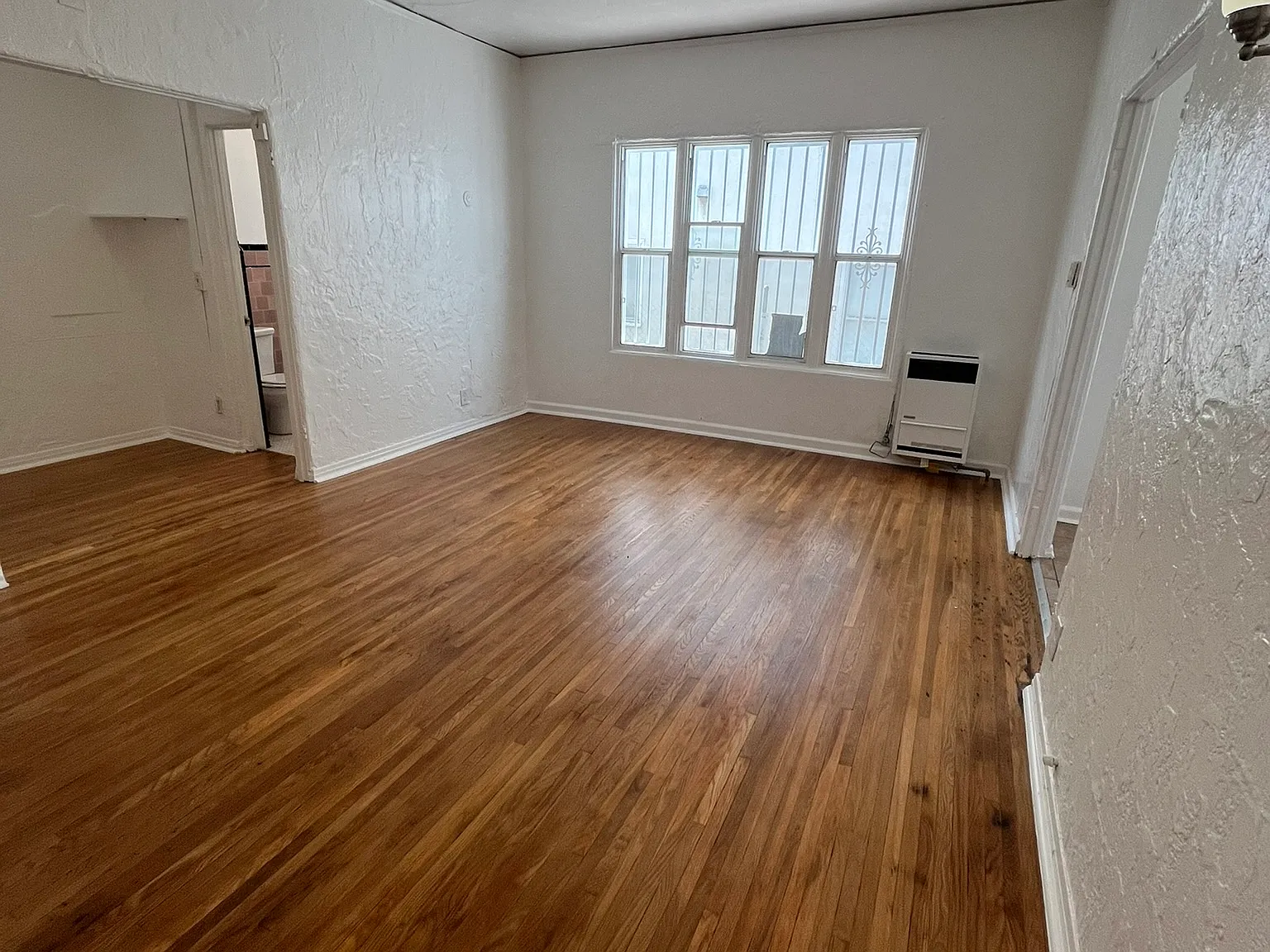 Studio, 650 sqft, $1,375 — Photo 4