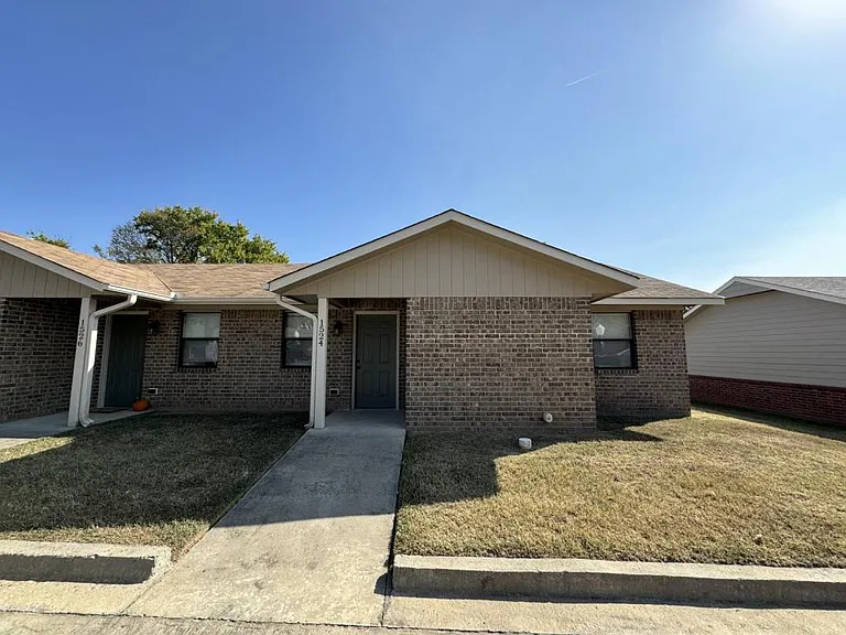 1524 N Kennedy Ln — Photo 2