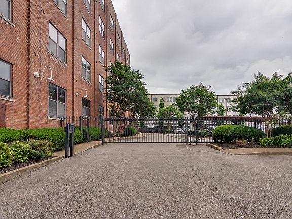 4th image of 137 E G E Patterson Ave #504