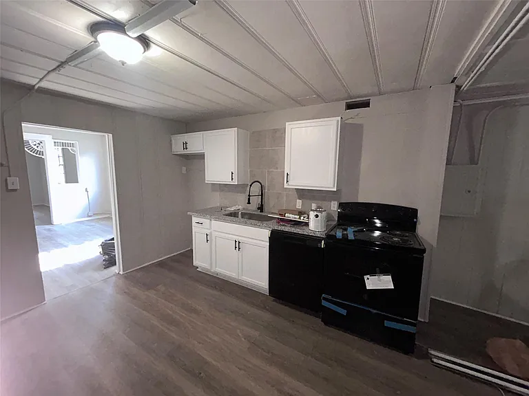 931 9th Ave #1 — Photo 3