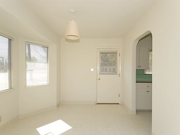 3rd image of 115 El Carmelo Ave