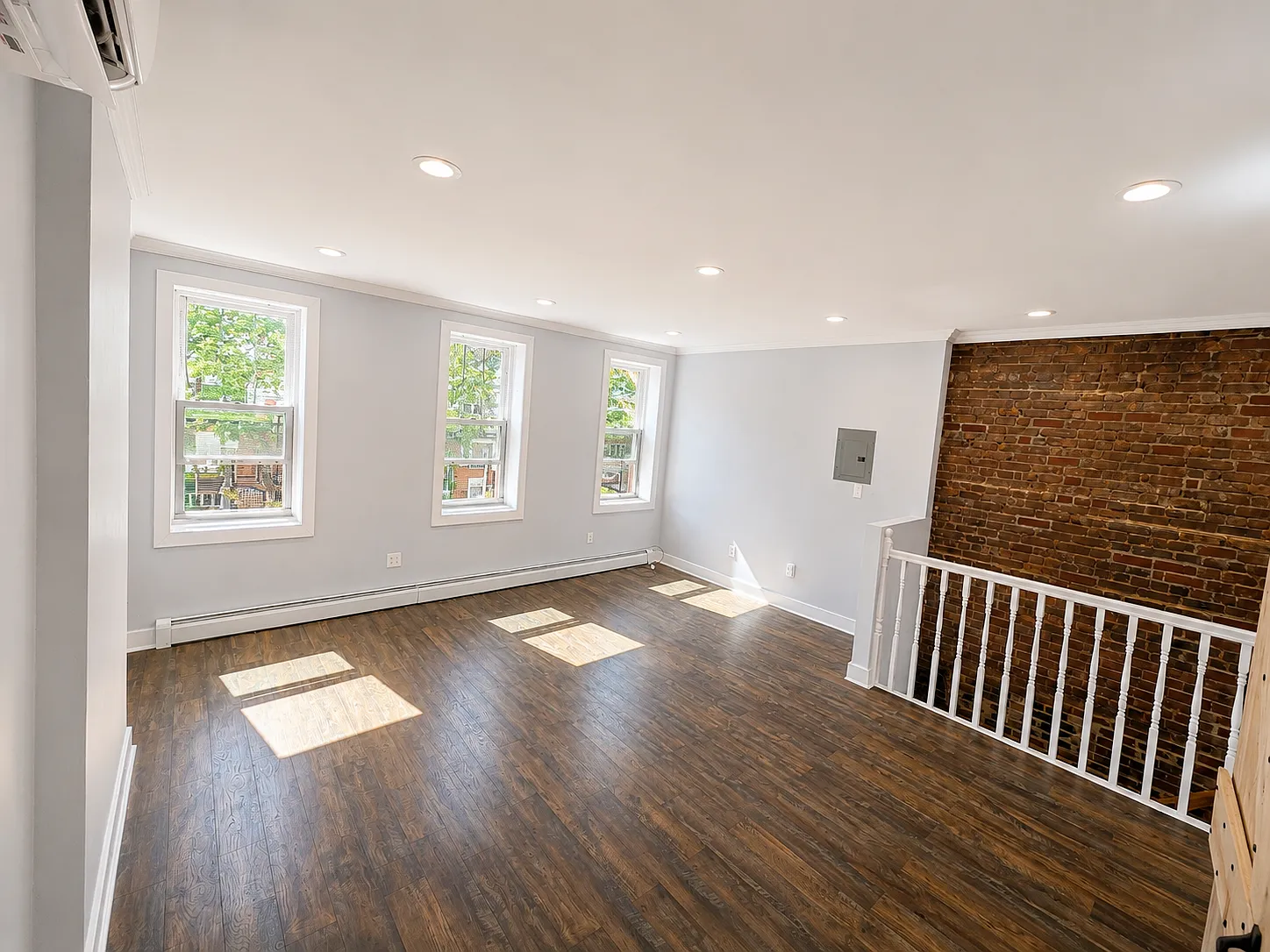 1915 Albany Avenue — Photo 1