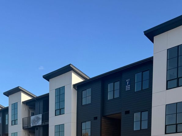 398 Stacy Allison Way #E202