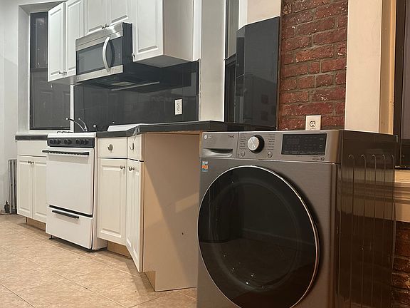 3rd image of 769 9th Ave APT 2N