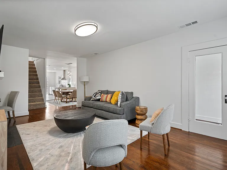 5800 Oram St #5800 — Photo 9